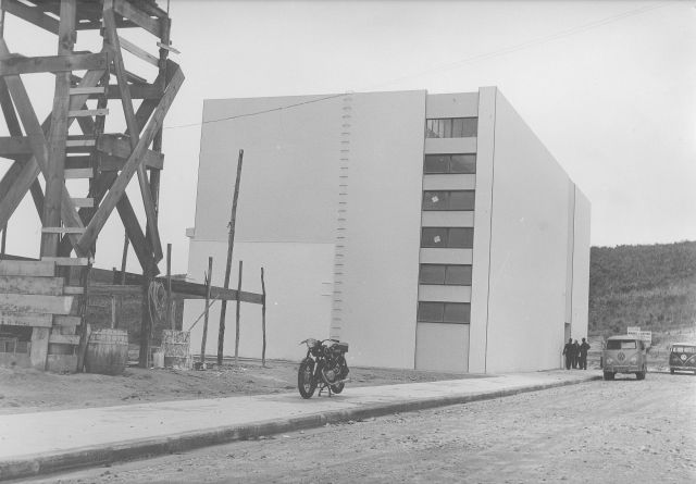 Término da Construção do Edifício do Reator 